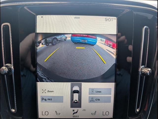 2021 Volvo XC40 T5 Momentum