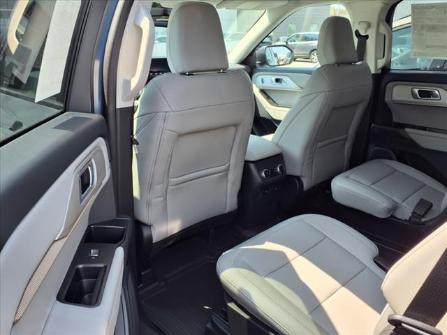2025 Ford Explorer 
