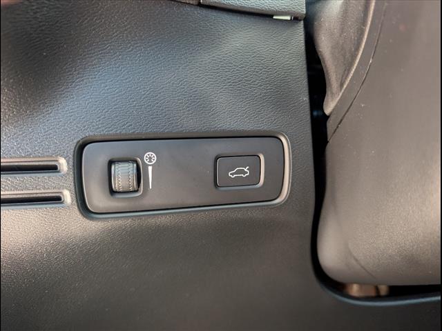2021 Volvo XC40 T5 Momentum