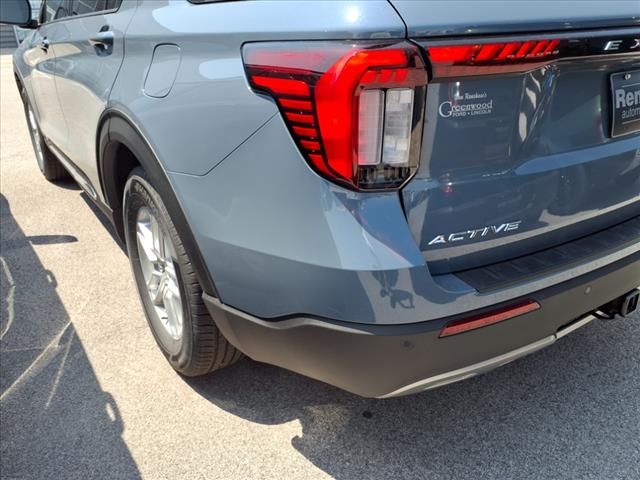 2025 Ford Explorer 