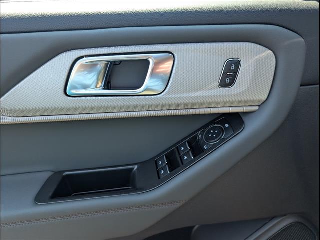 2025 Ford Explorer 