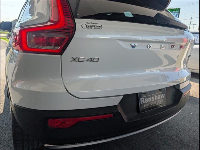 2021 Volvo XC40 T5 Momentum