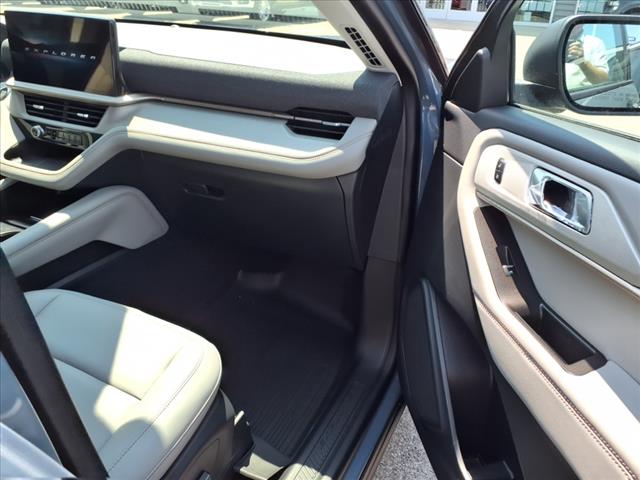 2025 Ford Explorer 