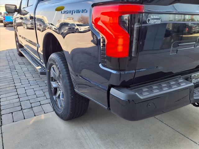 2025 Ford F-150 Lightning Flash