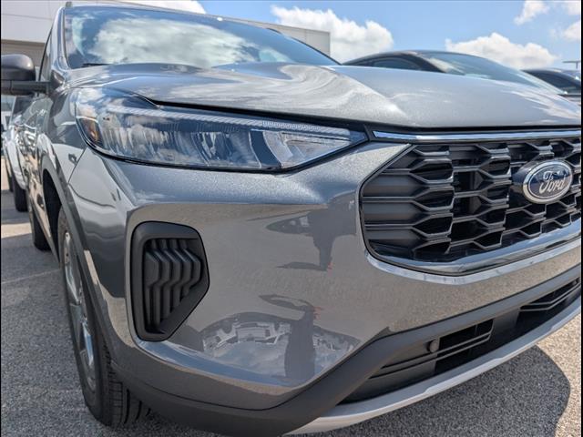 2025 Ford Escape Hybrid 