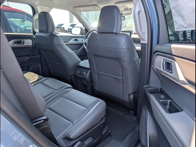 2025 Ford Explorer 