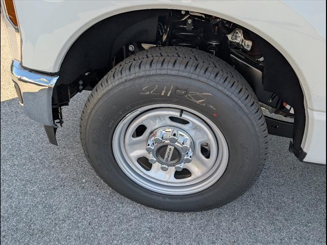 2025 Ford F-350 Super Duty XL