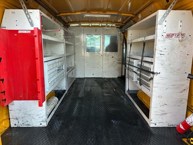 2013 Ford E-Series E-350 SD