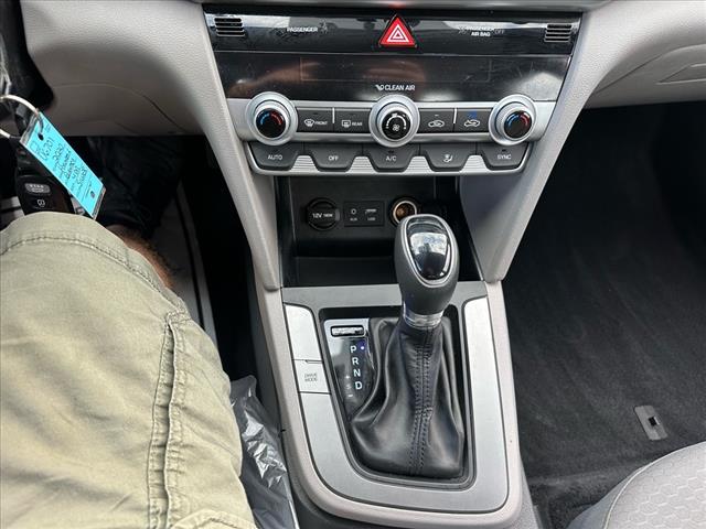 2020 Hyundai ELANTRA SE
