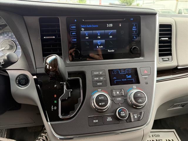 2015 Toyota Sienna XLE Premium 8-Passenger