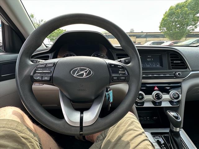 2019 Hyundai ELANTRA SE