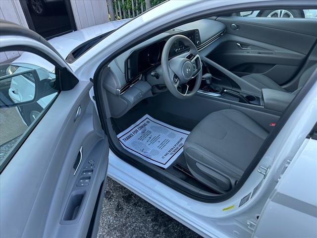 2021 Hyundai ELANTRA SE