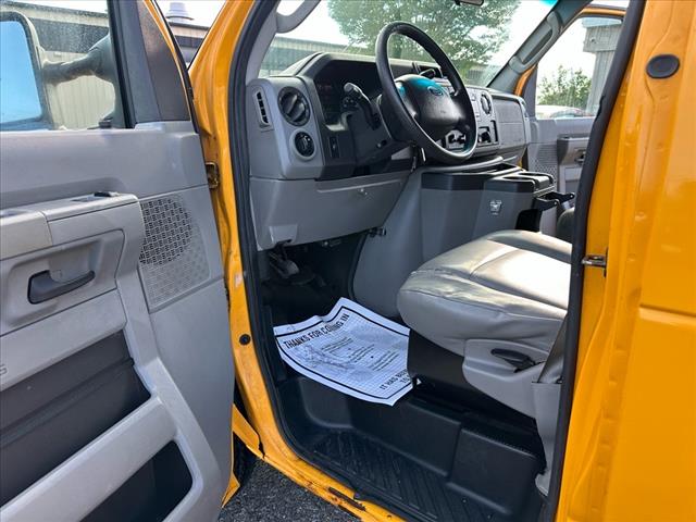 2013 Ford E-Series E-350 SD