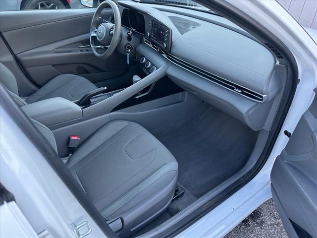 2021 Hyundai ELANTRA SE