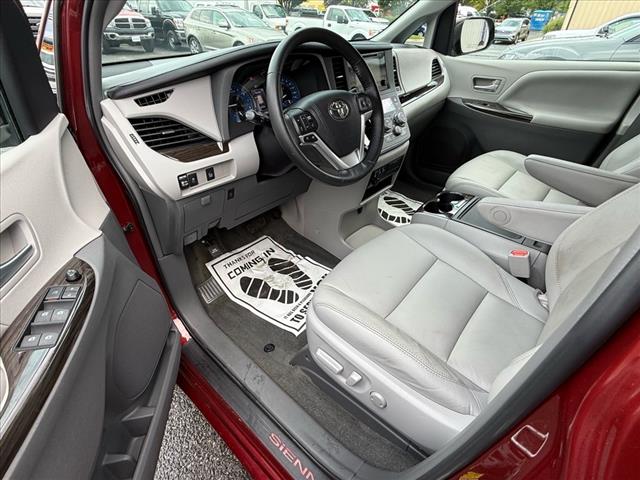 2015 Toyota Sienna XLE Premium 8-Passenger