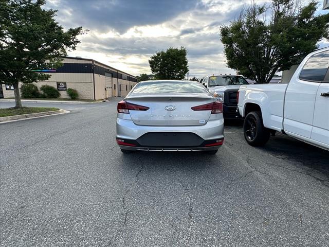 2020 Hyundai ELANTRA SE
