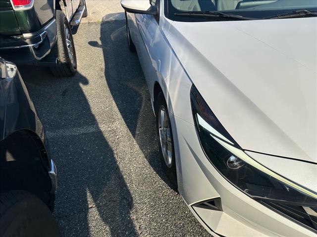 2021 Hyundai ELANTRA SE