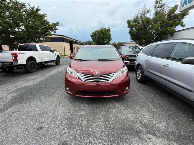 2015 Toyota Sienna XLE Premium 8-Passenger