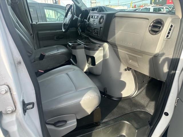 2013 Ford E-Series E-350 SD