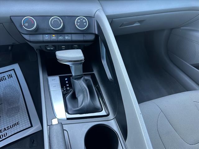 2021 Hyundai ELANTRA SE