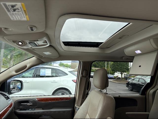 2016 Chrysler Town and Country Touring-L