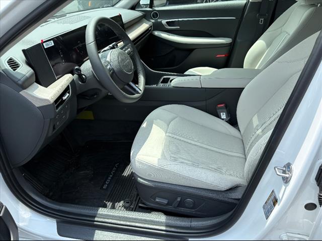 2025 Hyundai SONATA Hybrid SEL