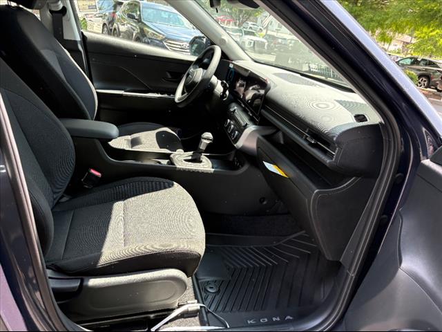 2025 Hyundai KONA SE