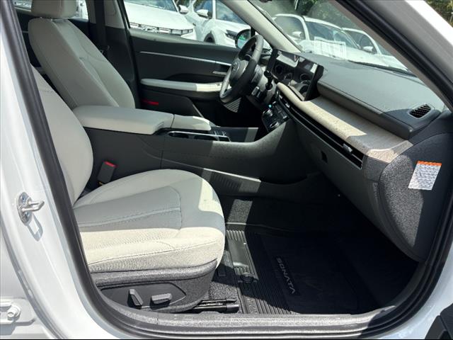 2025 Hyundai SONATA Hybrid SEL