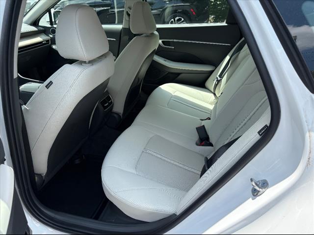 2025 Hyundai SONATA Hybrid SEL