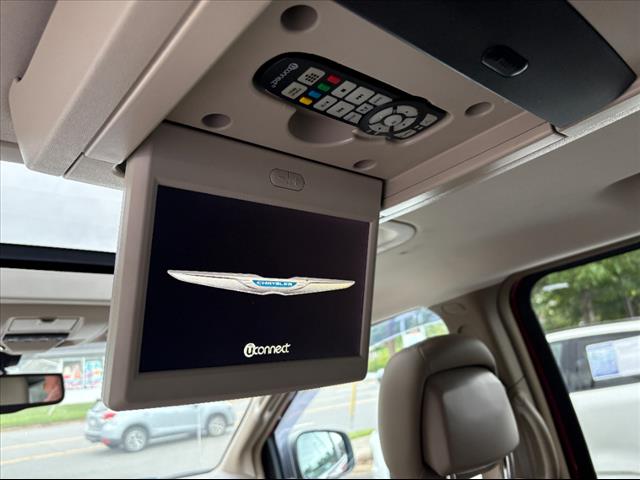 2016 Chrysler Town and Country Touring-L