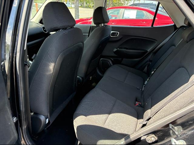 2022 Hyundai VENUE SE