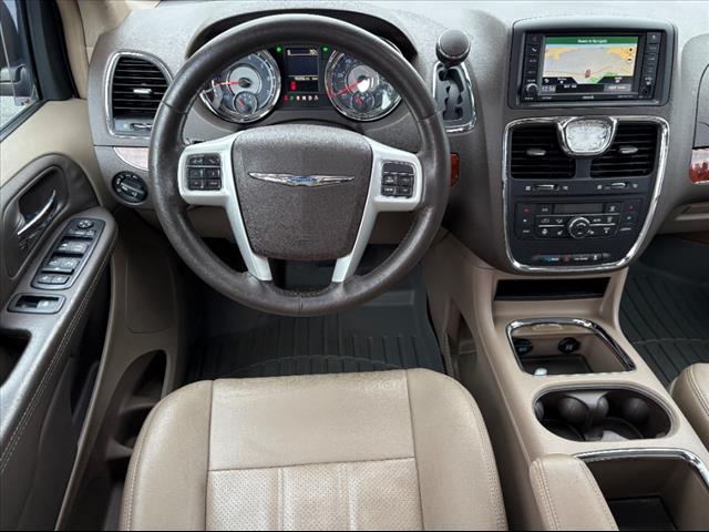 2016 Chrysler Town and Country Touring-L