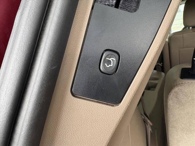2016 Chrysler Town and Country Touring-L