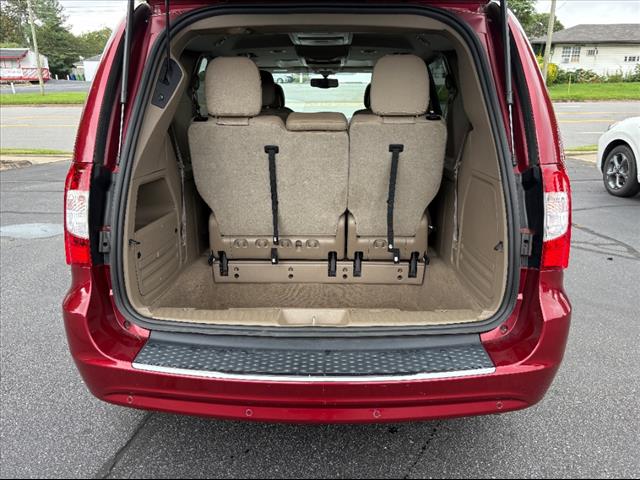 2016 Chrysler Town and Country Touring-L