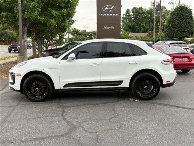 2023 Porsche Macan Base