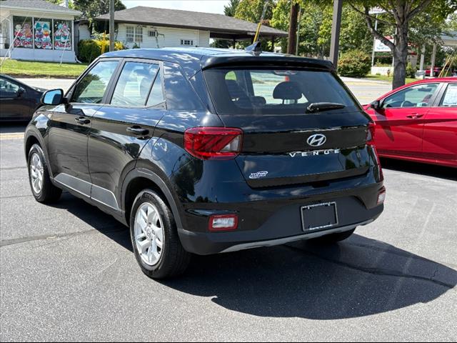 2022 Hyundai VENUE SE