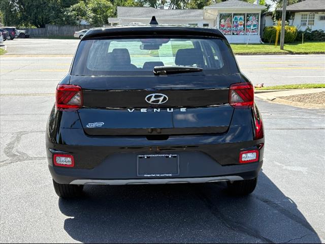 2022 Hyundai VENUE SE