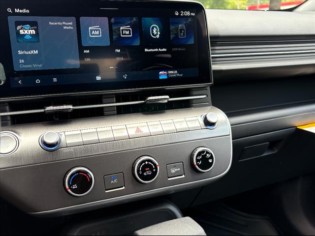 2025 Hyundai KONA SE