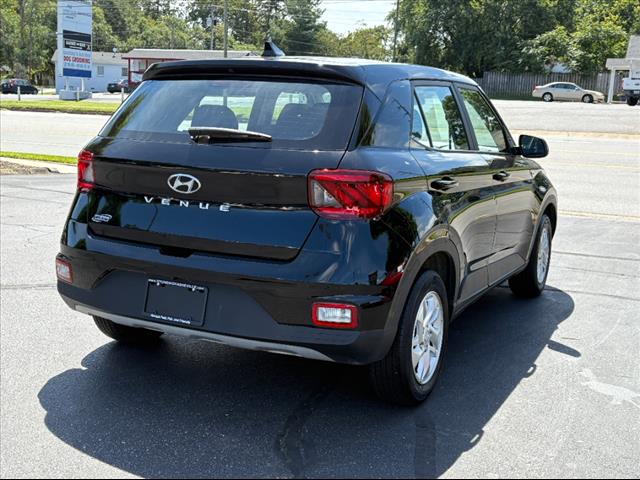 2022 Hyundai VENUE SE