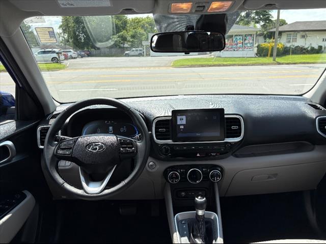 2024 Hyundai VENUE SEL