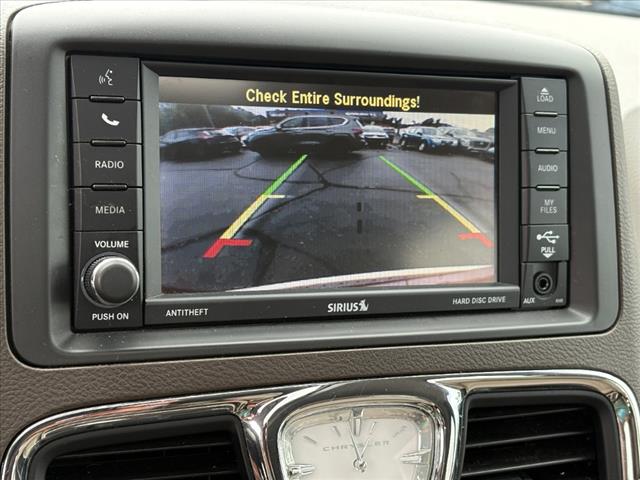 2016 Chrysler Town and Country Touring-L