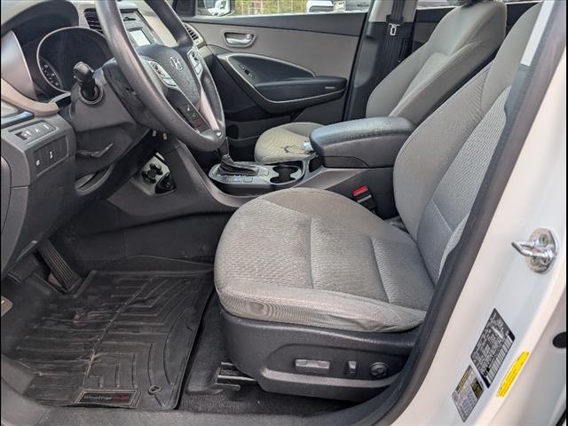 2016 Hyundai SANTA FE SE