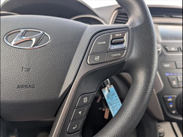 2016 Hyundai SANTA FE SE