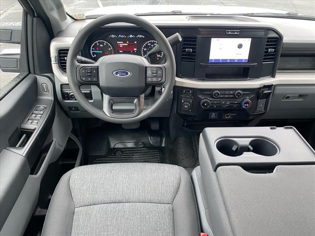 2025 Ford F-350 Super Duty XL