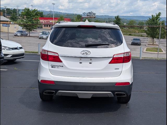 2016 Hyundai SANTA FE SE