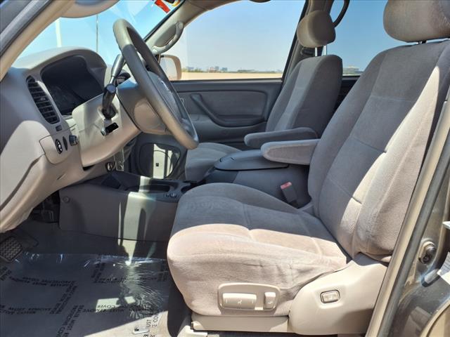 2004 Toyota Sequoia SR5