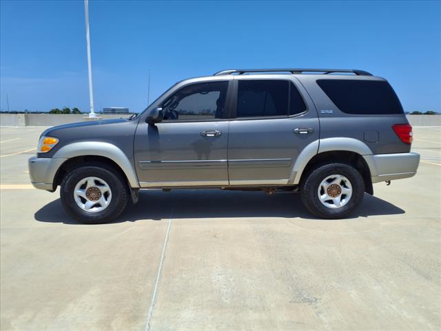 2004 Toyota Sequoia SR5