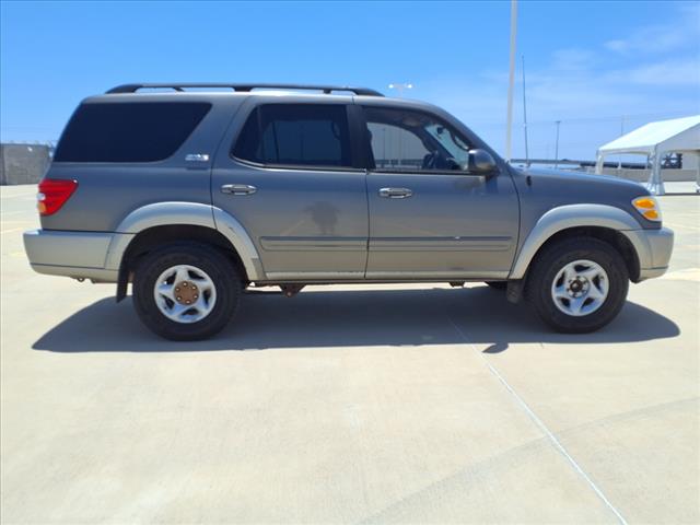 2004 Toyota Sequoia SR5