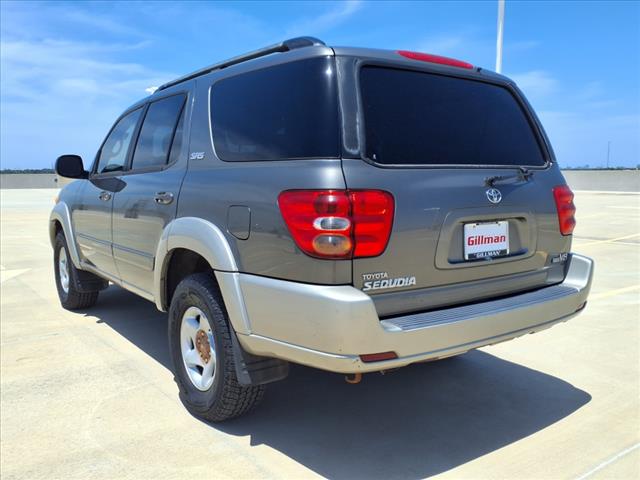 2004 Toyota Sequoia SR5