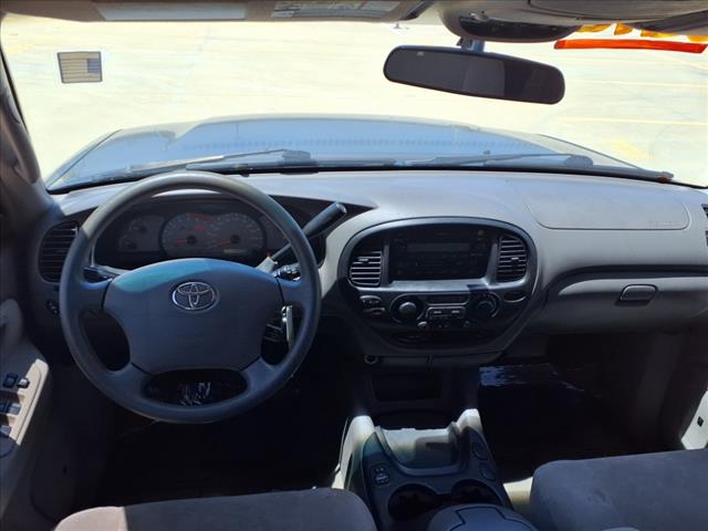 2004 Toyota Sequoia SR5